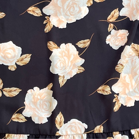 Torrid Black  Halter Tank 2x White Cream Roses Drop Peplum Waist - Picture 8 of 8